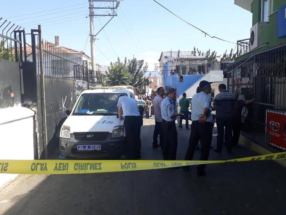 Birlikte Market İşlettiği Kadını Öldürdü