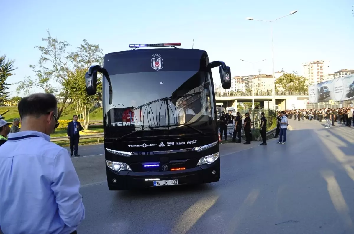 Derbi Öncesi Takımlar Stada Geldi