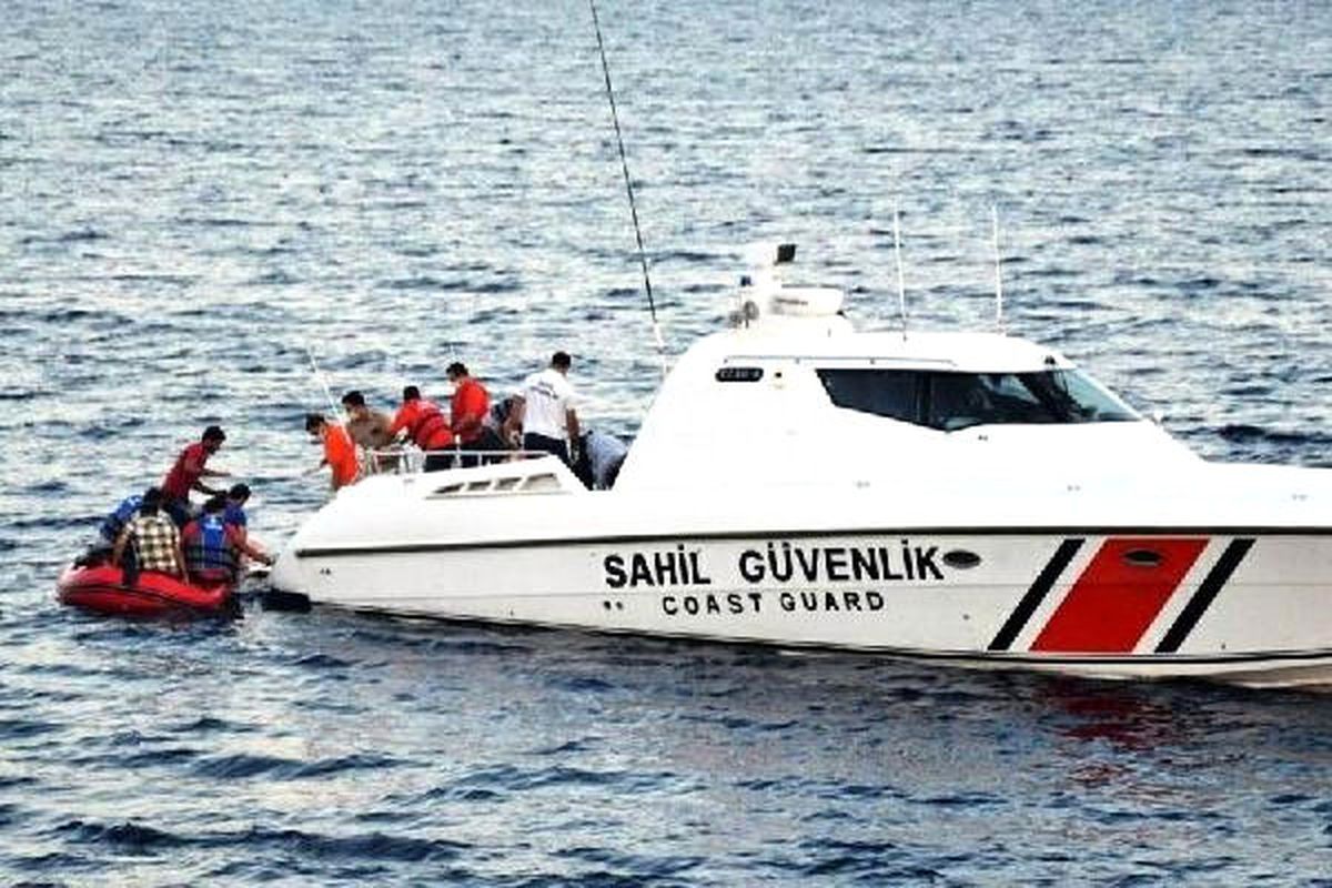 Dikili\'de Kaçak Geçişlere Karşı Havada, Karada, Denizde Sıkı Önlem