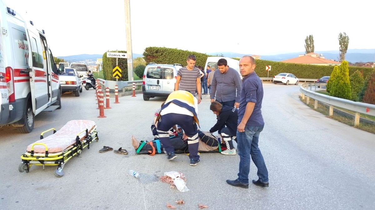 Elektrikli Bisiklet ile Otomobil Çarpıştı: 1 Yaralı