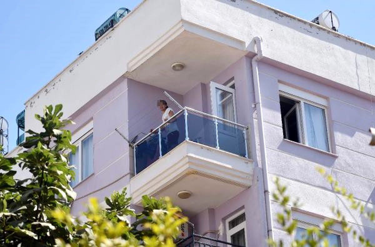 Eşini, 2 Çocuğunu Öldürüp İntihar Etmek İstedi