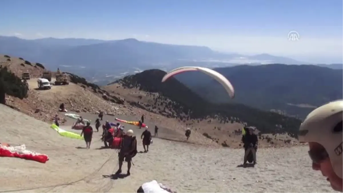 Fethiye\'de Yamaç Paraşütü Kazası - Pilotun Düşme Anı Kamerada