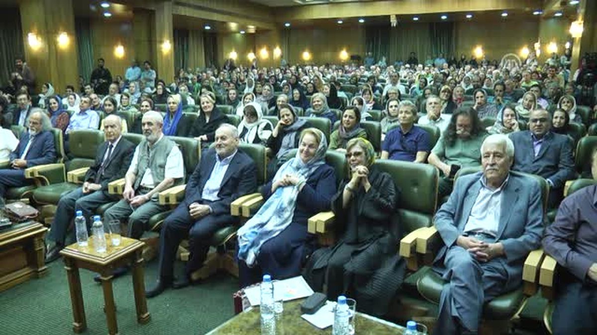 İran\'da Mevlana Uzmanları Gecesi Konferansı