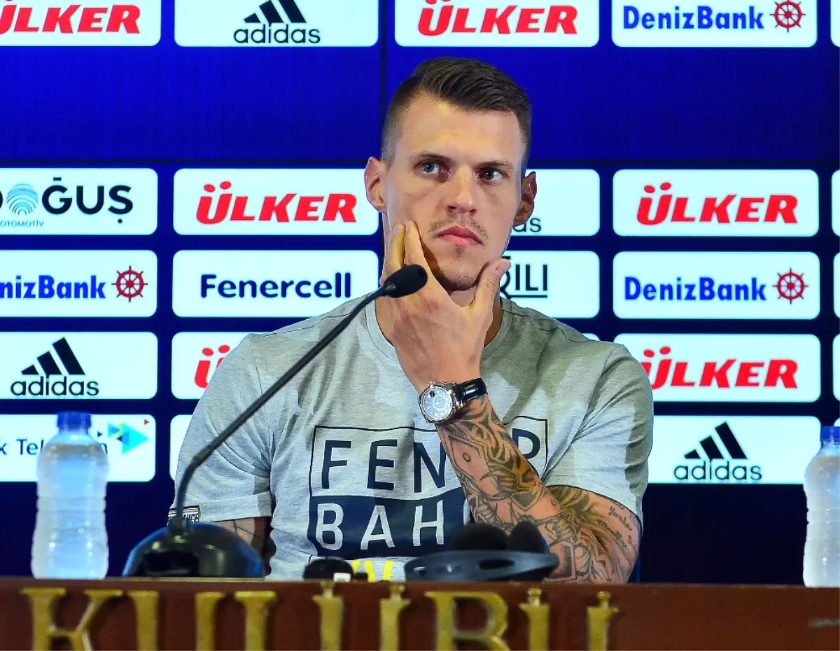 Martin Skrtel Kadrodan Çıkartıldı