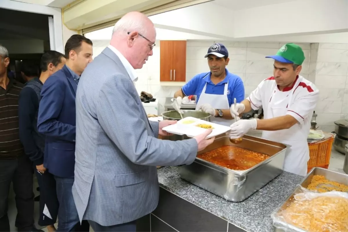 Odunpazarı Belediyesi\'nden 10 Muharrem İftar Yemeği