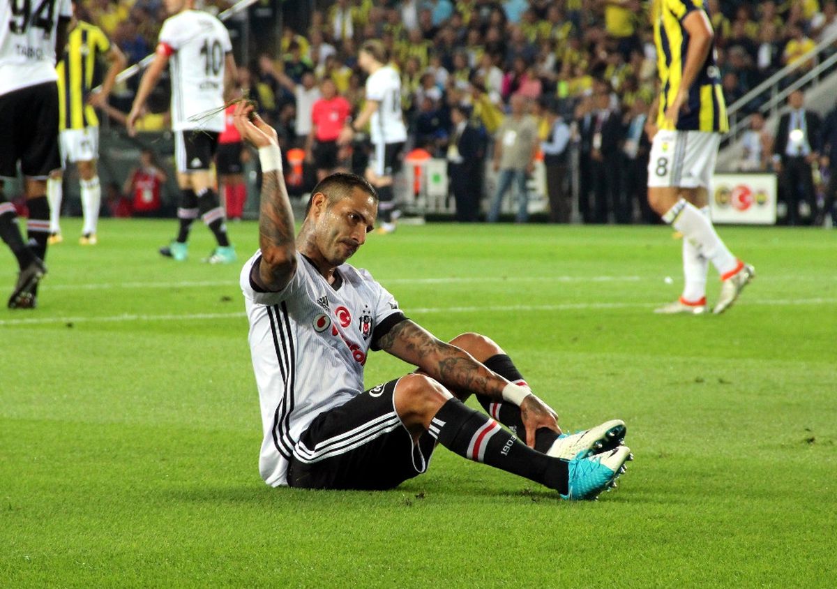Quaresma 2 Dakikada Kırmızı Kart Gördü