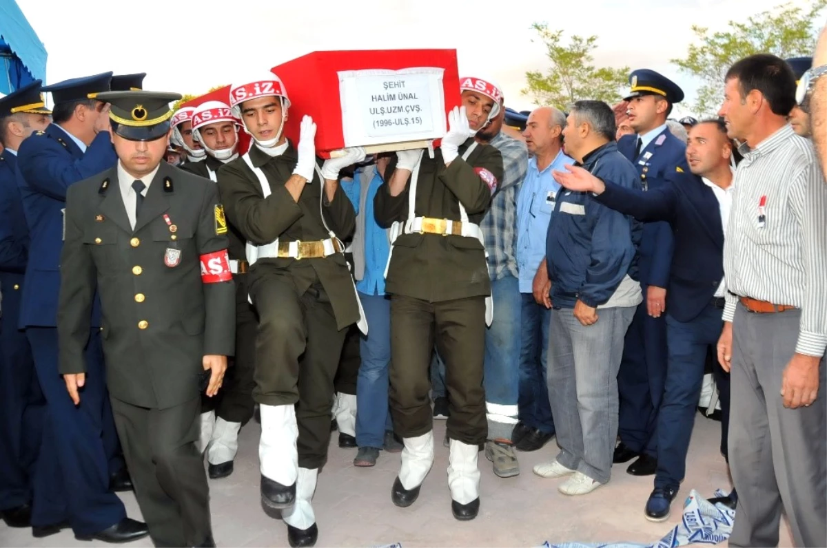 Şehit Uzman Çavuş Halim Ünal Son Yolculuğuna Uğurlandı