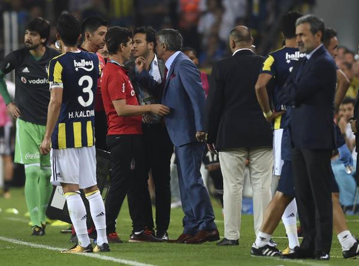 Şenol Güneş, Hakem Tarafından Tribüne Gönderildi (Fotoğraflar)
