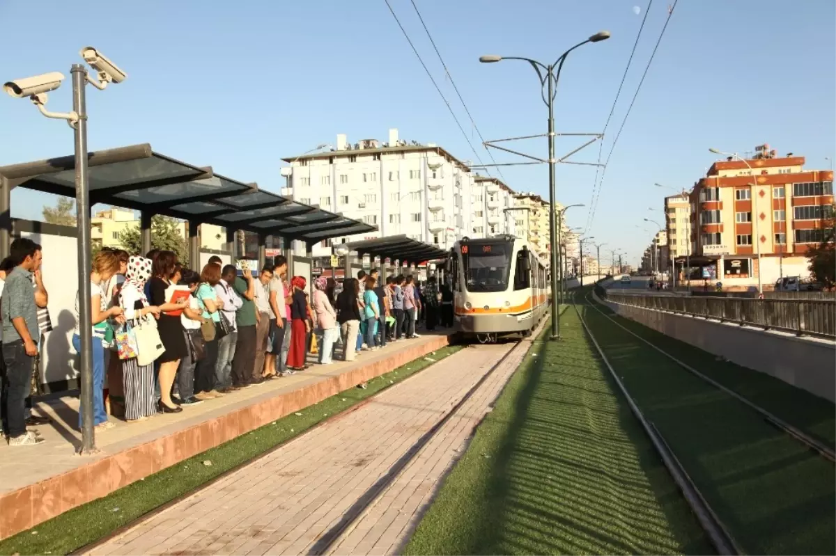 Tramvay Duraklarının Birleştirilmesi Yolcu Kapasitesini Arttırdı