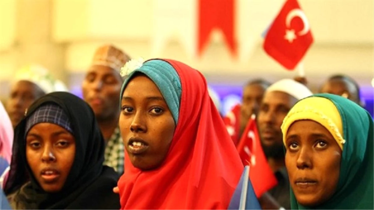 Türkiye Maarif Vakfı\'ndan Somalili Öğrencilere Burs