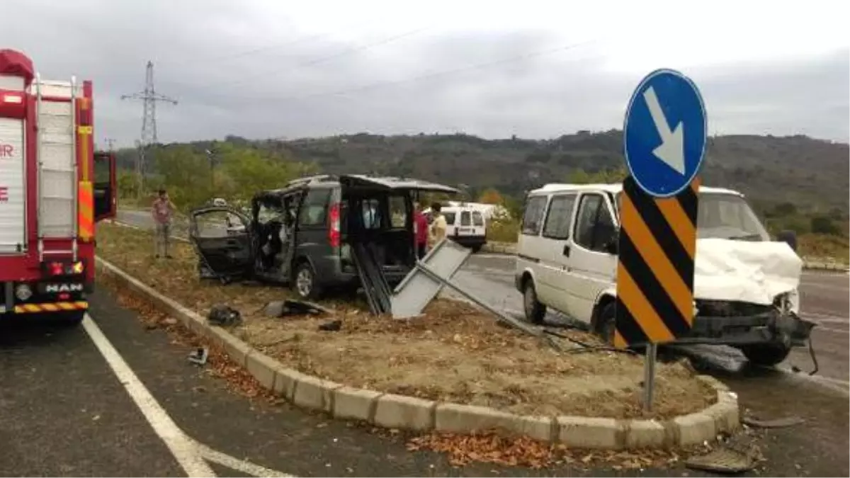 Ünye\'de Trafik Kazası: 4 Yaralı