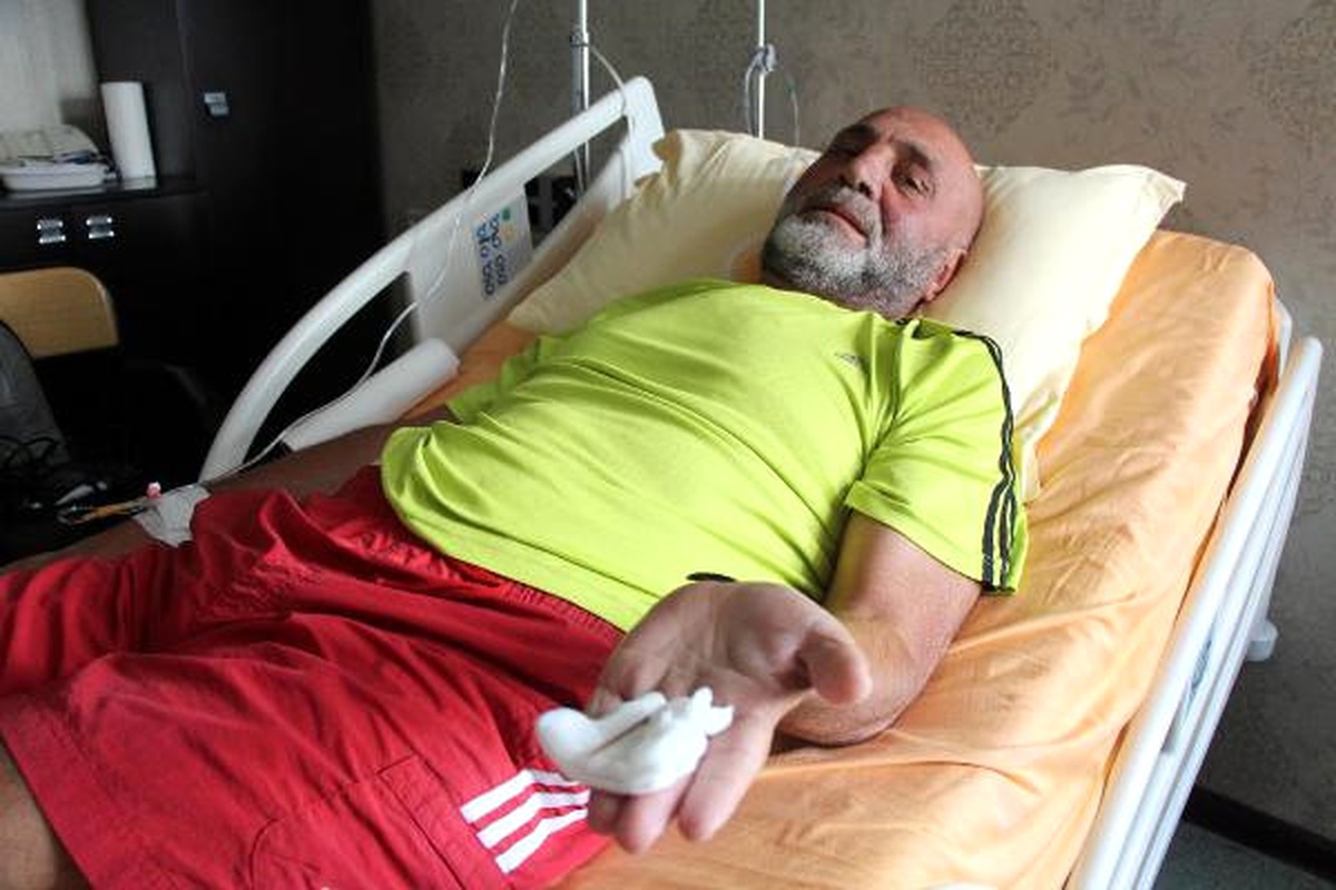 Zonguldak\'ta İşadamının İnce Bağırsağından Kürdan Çıktı