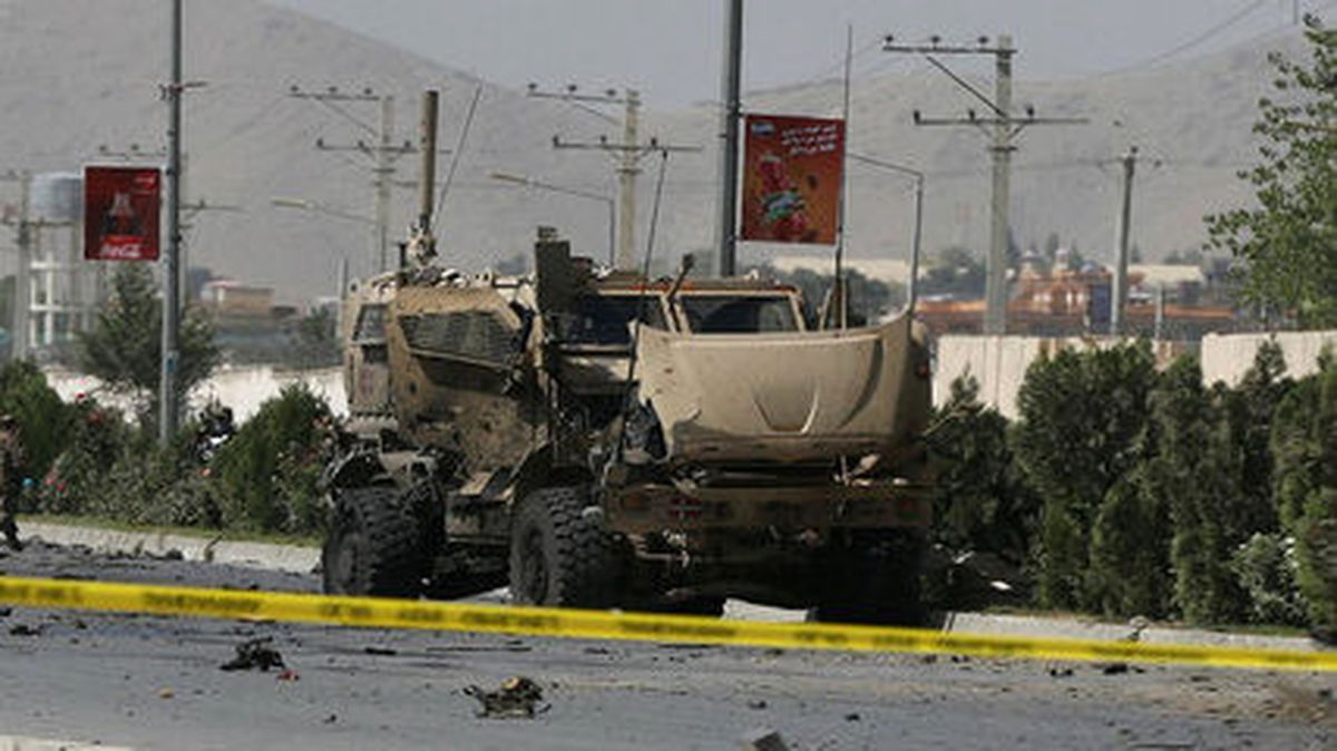 Afganistan\'da NATO\'ya Saldırı: 5 Sivil Yaralandı