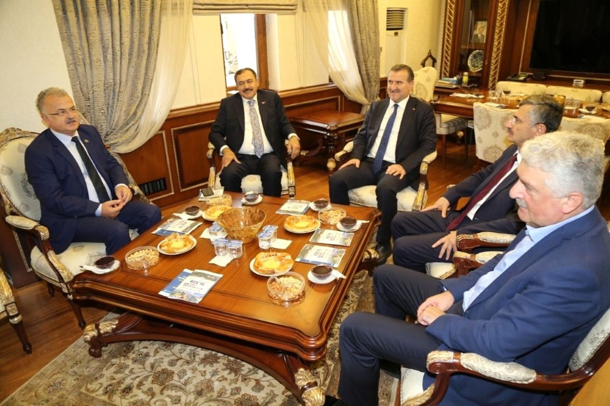 Bakan Eroğlu, Arhavi\'deki Şiddetli Yağışı Değerlendirdi