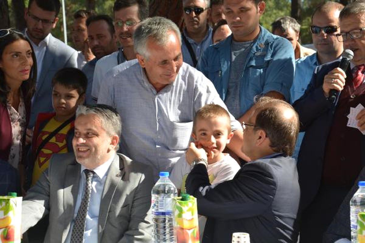 Başbakan Yardımcısı Hakan Çavuşoğlu, Hafız Çocuklara Sertifikalarını Verdi (3)