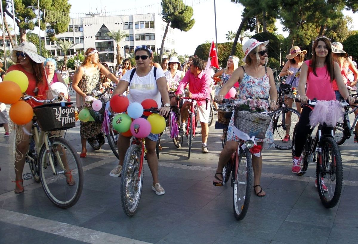 Bisikletlerini Süslediler, Pedal Çevirdiler