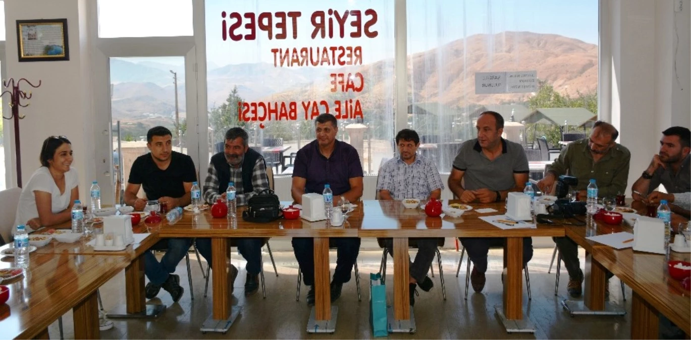 Bitlis\'te Gazetecilerin Sorunları Masaya Yatırıldı