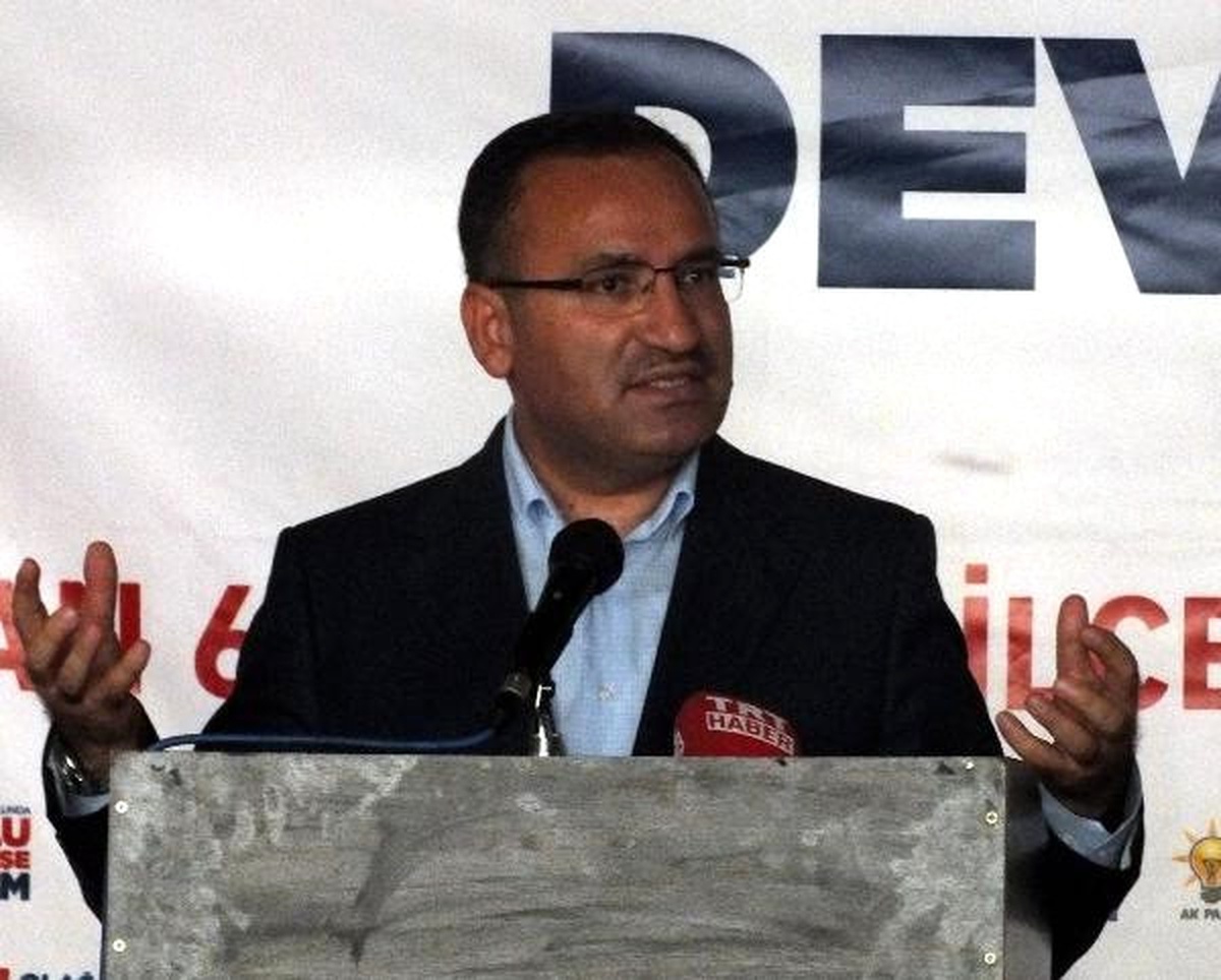 Bozdağ: Barzani\'yi Ateşle Oynamamaya Davet Ediyorum