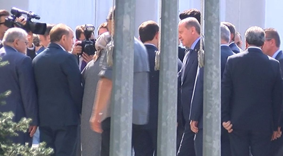 Cumhurbaşkanı Erdoğan AK Parti İstanbul İl Başkanlığı\'nda