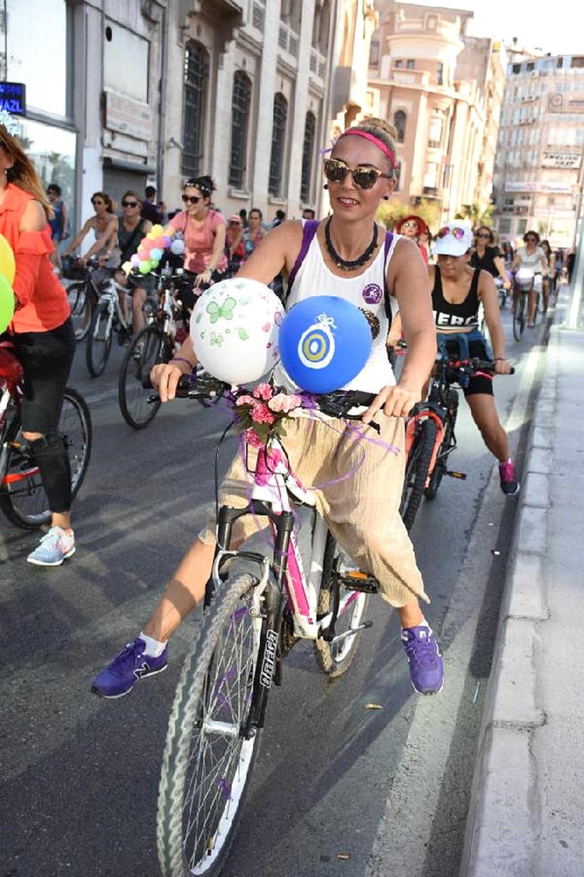 Egzoz Kokusu Yerine Parfüm Kokusu İçin Pedal Çevirdiler