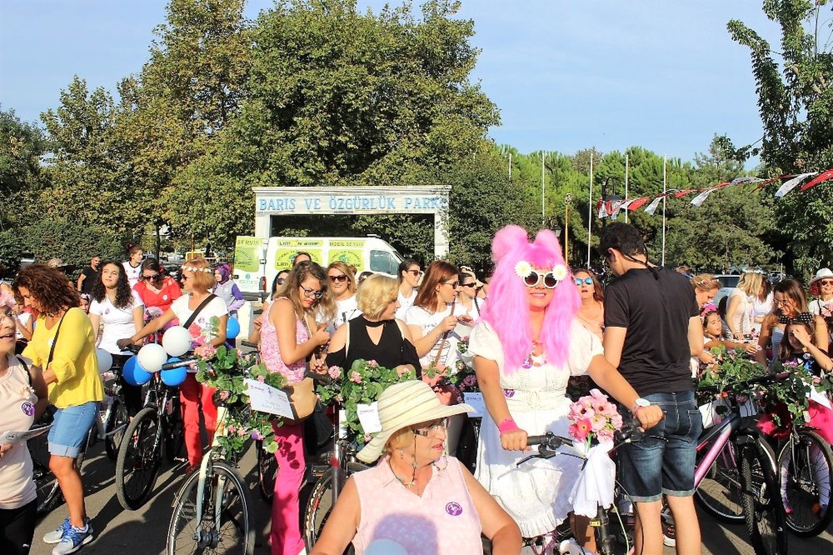 Egzoz Kokusuna Karşı Parfüm Kokusu