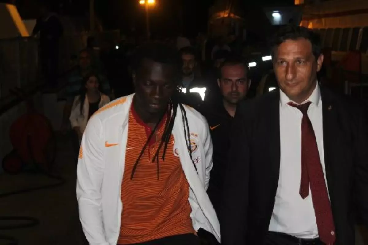 Galatasaraylı Gomis\'e Bursa\'da Yoğun İlgi