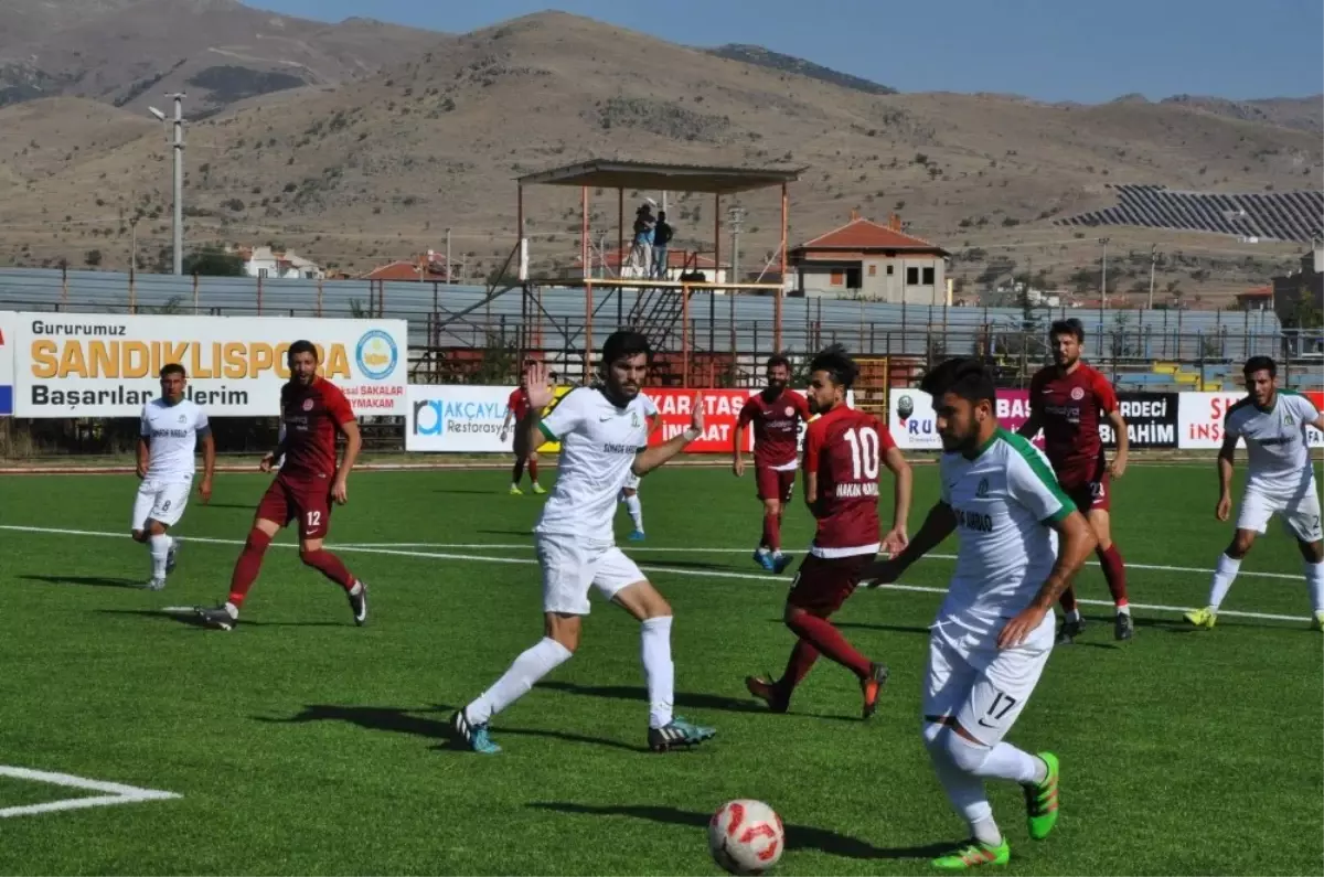 Sandıklıspor, Şuhut Belediye Hisarspor Maçı Golsüz Tamamlandı