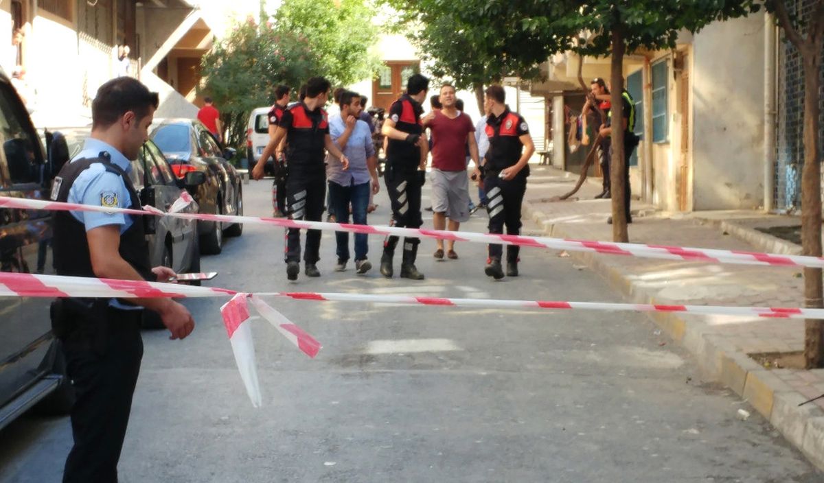 Uyuşturucu Satıcısının Polisle Çatışma Anı Kameraya Yansıdı
