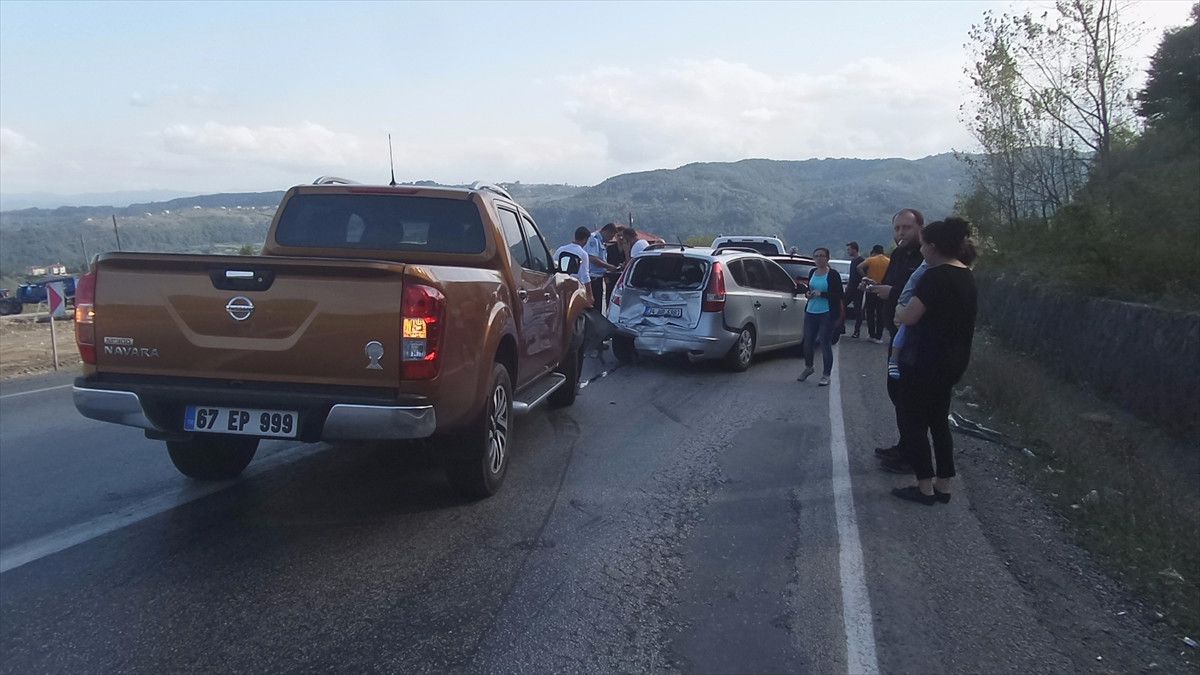 Zonguldak\'ta Trafik Kazası: 4 Yaralı