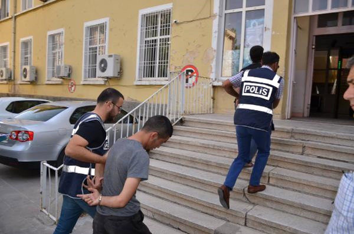Besni\'de Hırsızlık Şüphelileri Suçüstü Yakalandı