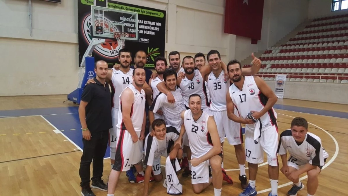 Bilecik Belediyesi Basketbol Kulübü Gemlik Zeytini Basketbol Turnuvası İkinci Bitirdi