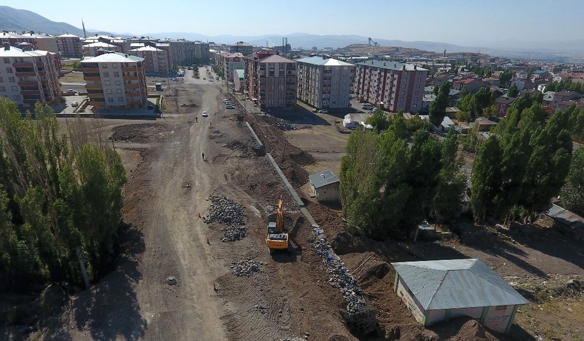 Büyükşehir\'den Yunus Emre Mahallesi\'ne Yeni Bağlantı Yolu