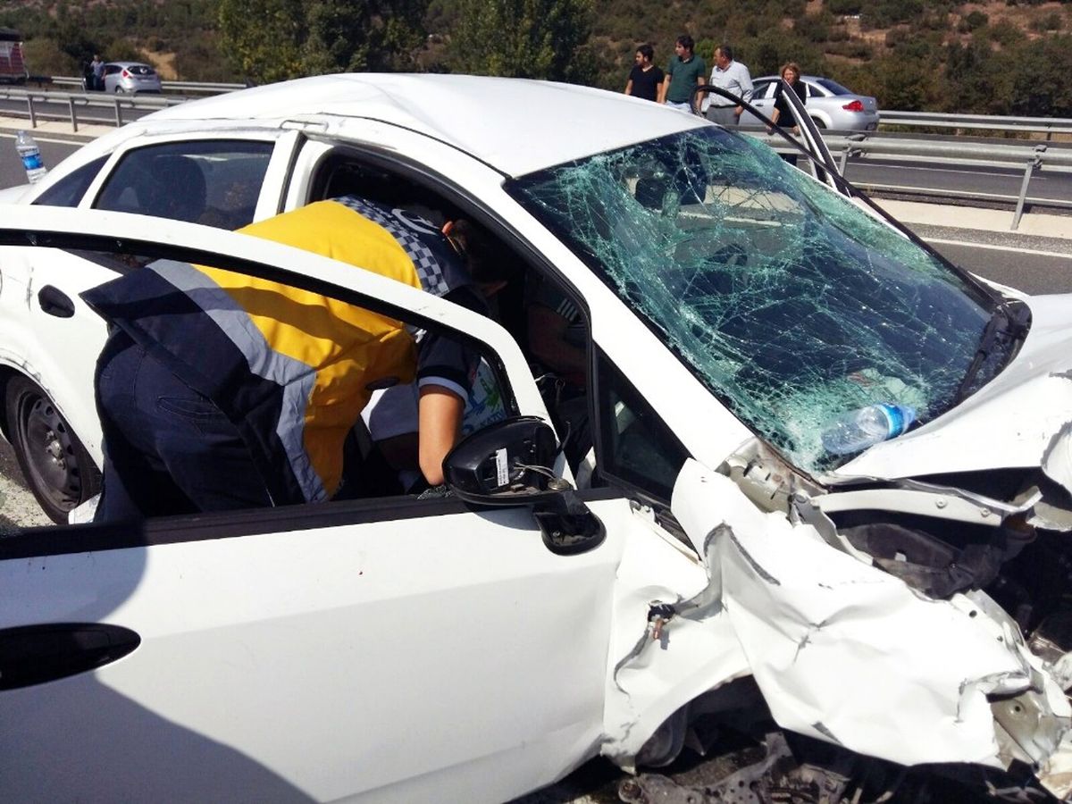 Edremit Yolunda Korkutan Kaza: 2 Yaralı