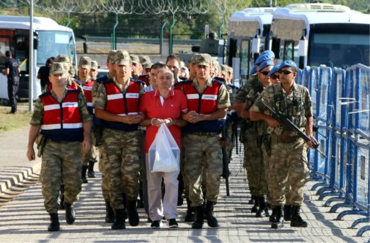 Erzincan\'daki Fetö Davasında 17\'si Tutuklu 44 Sanık Yargılanıyor
