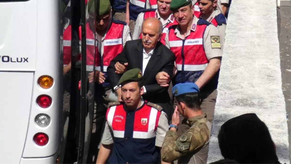 Fetö Sanıkları Hakim Kaşısında