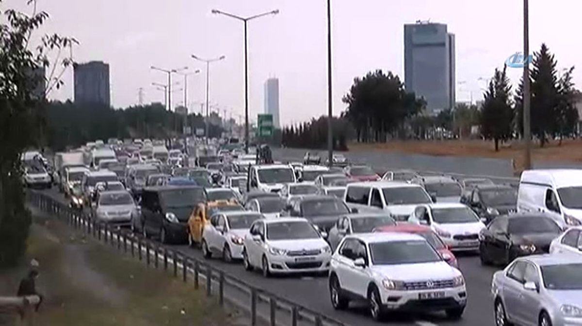 Fsm Köprüsü Girişinde Trafik Yoğunluğu