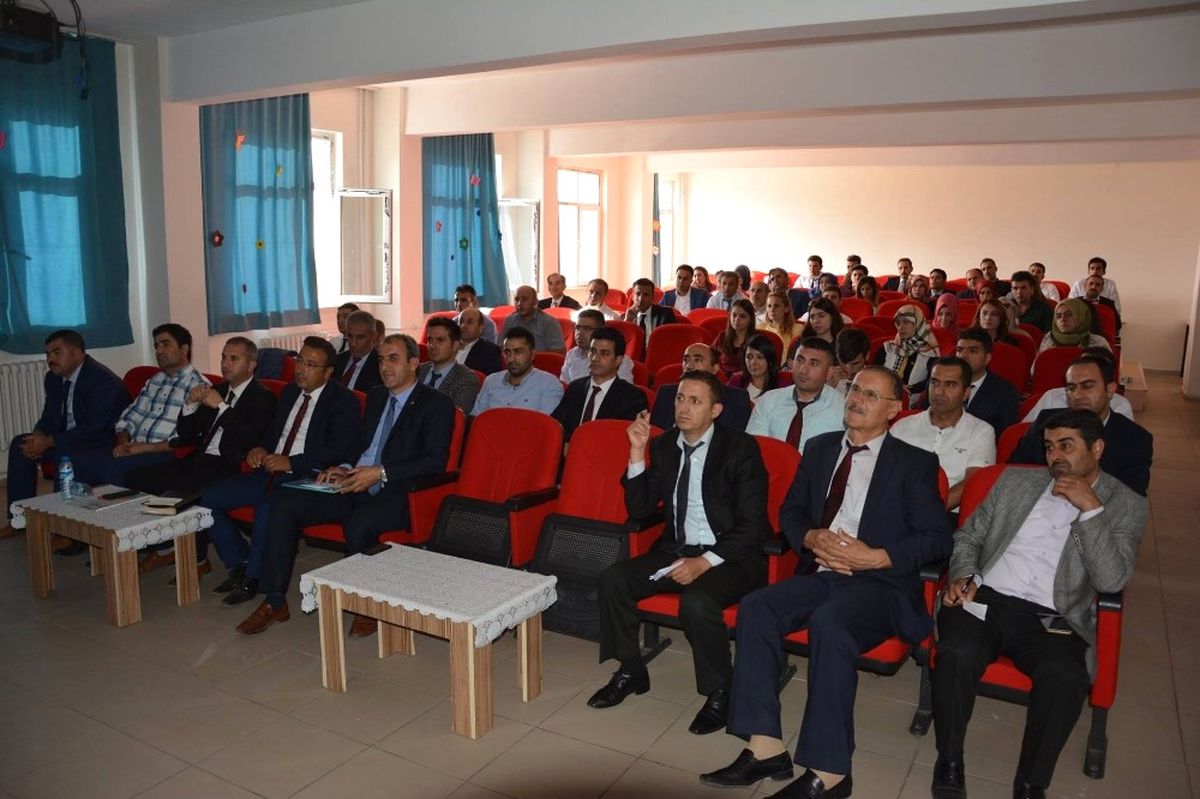 Güroymak\'ta Okul Müdürleri Toplantısı
