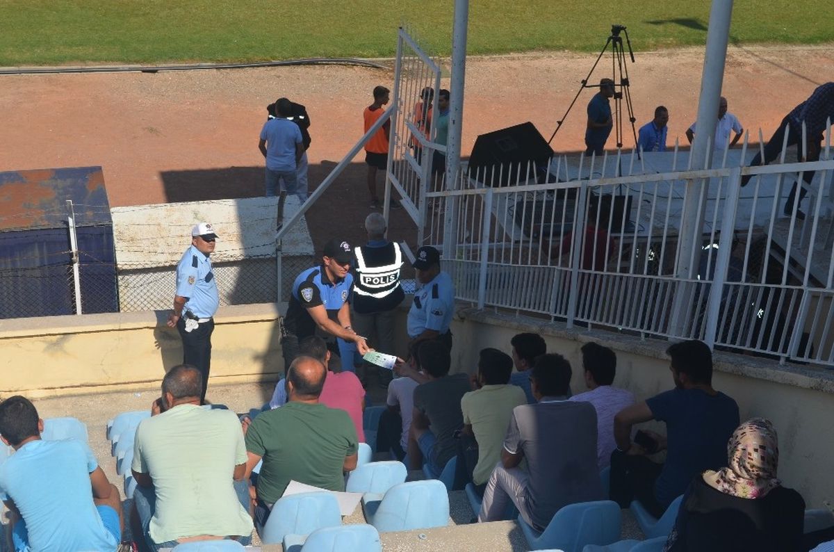 Güvenli, Şiddetsiz Futbol İçin Broşür Dağıtıldı