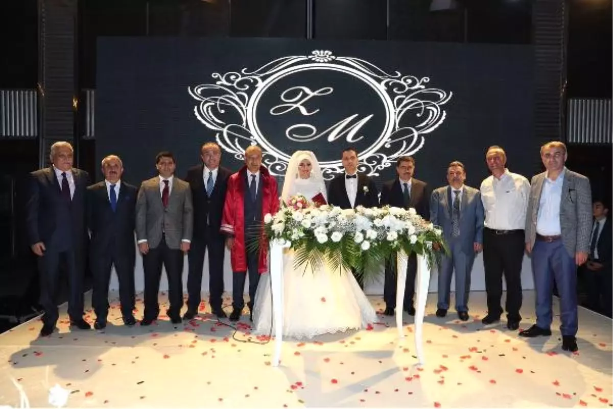 İstanbul Valisi Vasip Şahin Başsavcı Vekilinin Düğününe Katıldı