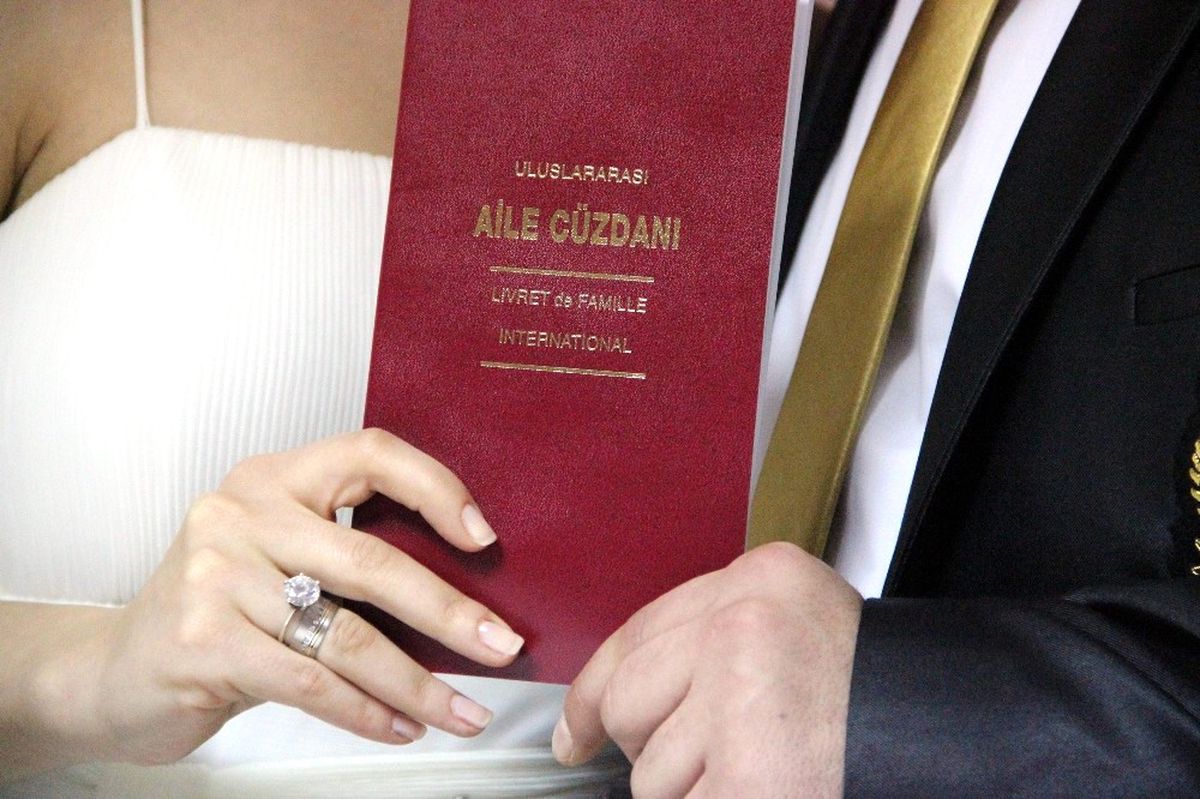 İzmit Belediyesi\'nde Yoğun Nikah Mesaisi