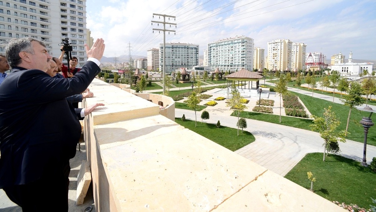 Selçuklu ve Osmanlı Mimarisinden İzler Taşıyan "Ecdat Parkı" Tamamlandı