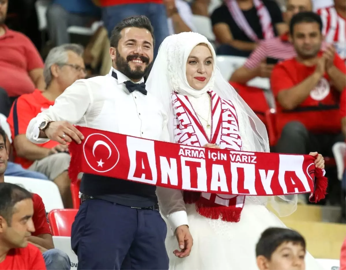 Süper Lig: Antalyaspor: 2 - Osmanlıspor: 0 (İlk Yarı)