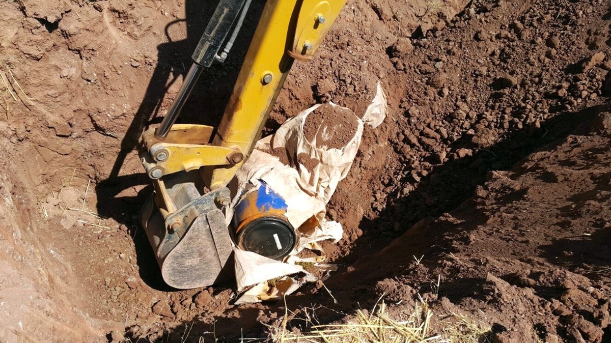 Toprağa Gömülü 1 Ton 355 Kilo Esrar Ele Geçirildi