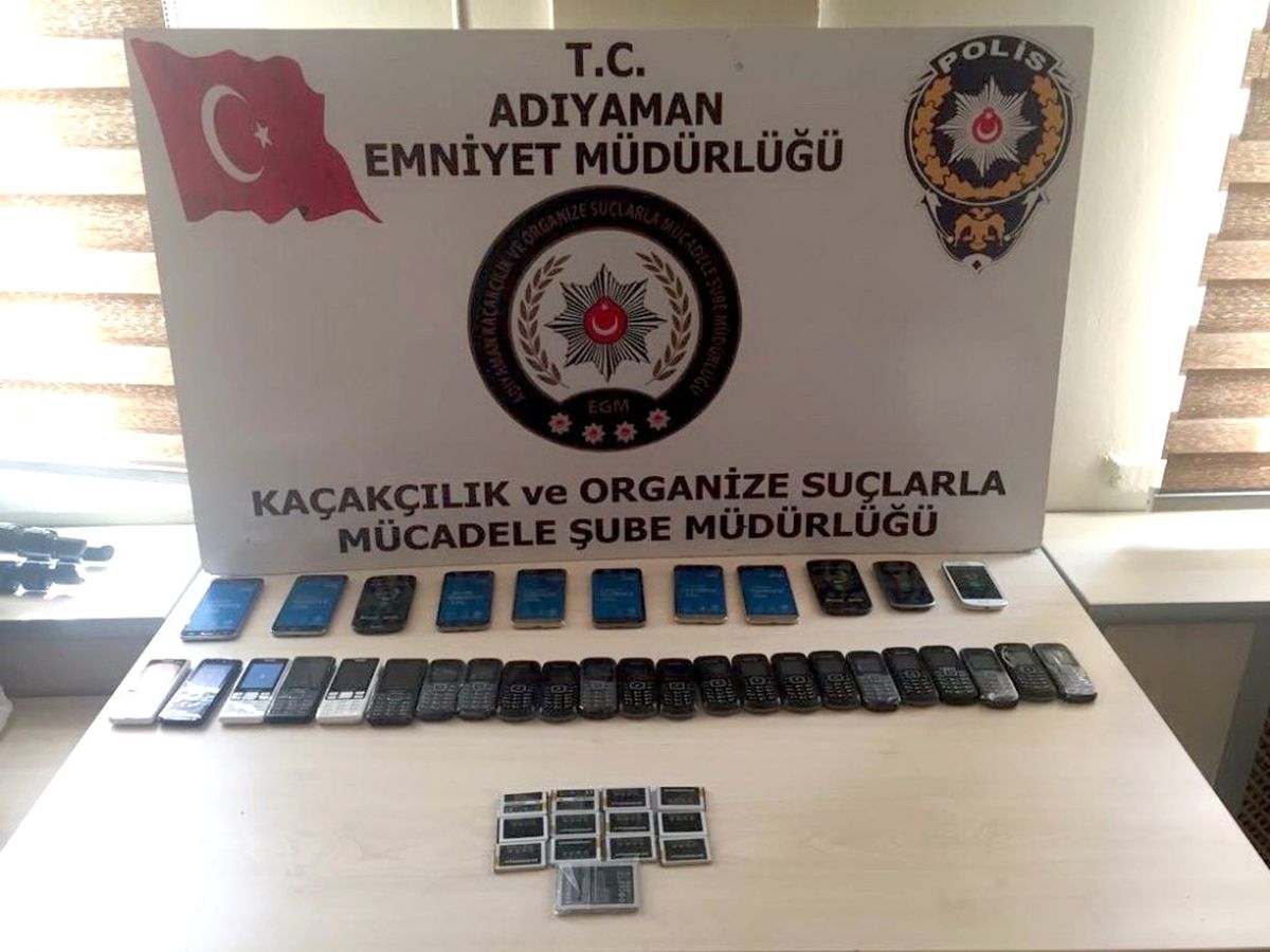 Adıyaman\'da Kaçak Cep Telefonu Ele Geçirildi