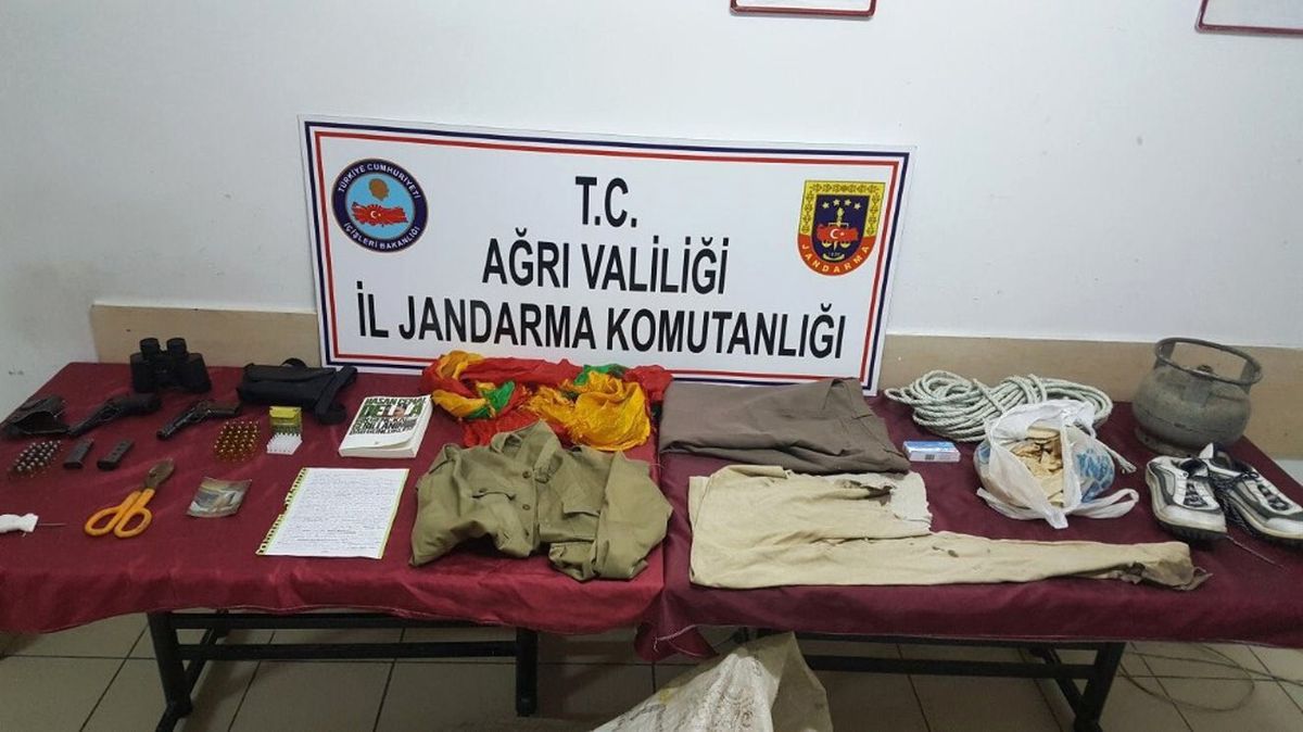 Ağrı\'da PKK Dokümanları Ele Geçirildi