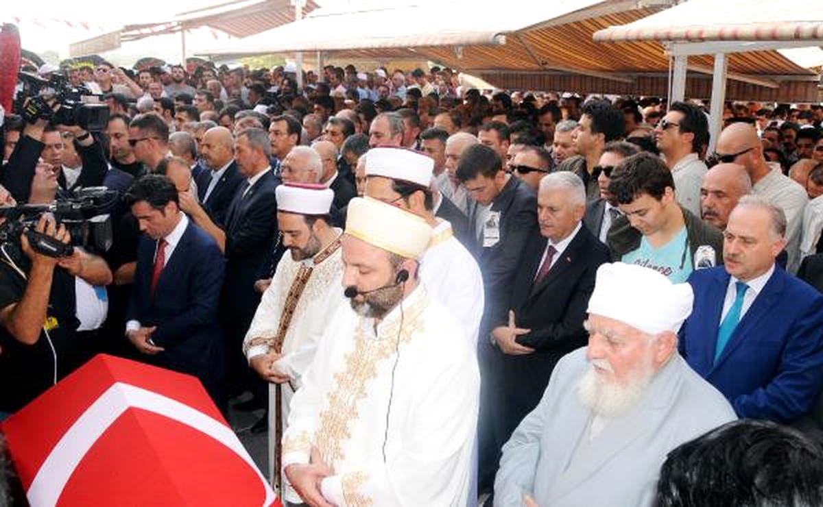 AK Parti Milletvekili Yüksel\'in Cenazesi Gaziantep\'te (2)