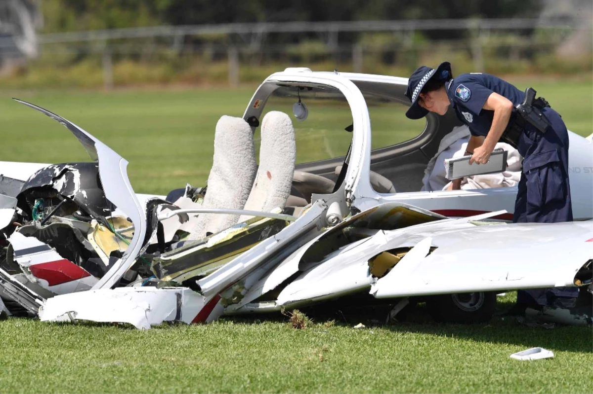 Avustralya\'da Uçak Düştü: 2 Ölü