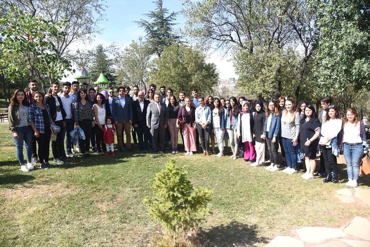 Başkan Yağcı, İzmir\'den Gelen Üniversite Öğrencileriyle Bir Araya Geldi