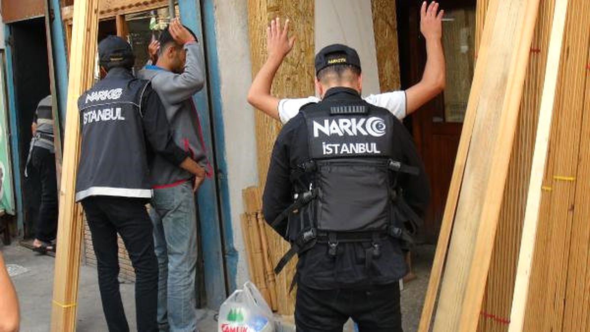 Beyoğlu\'nda Uyuşturucu Operasyonu