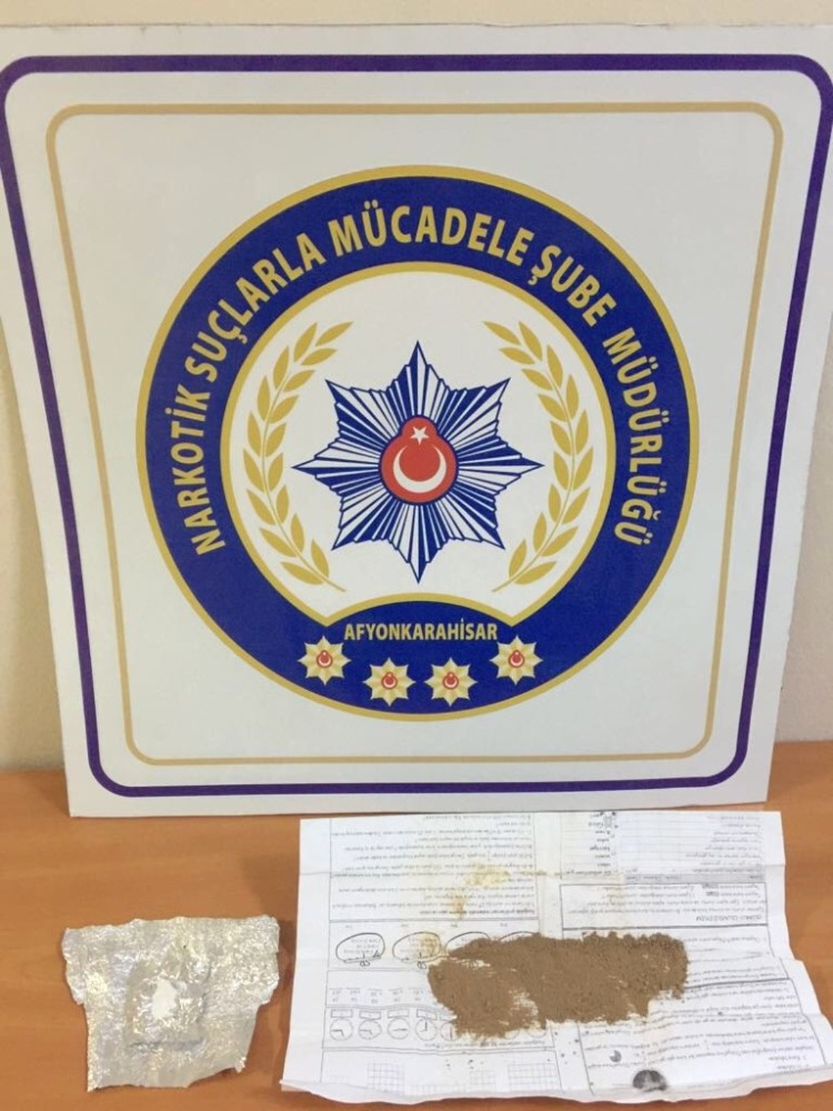 Cezaevine Uyuşturucu Sokacakken Yakalandılar